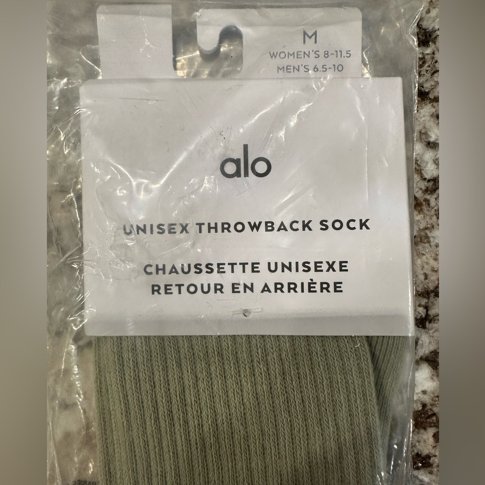 ALO Yoga Unisex Throwback Socks in Limestone & White NWT (authentic) - Picture 5 of 5